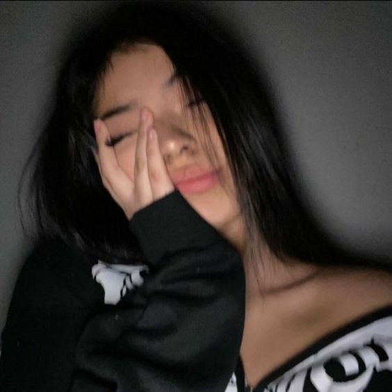cool girl pfp 0041
